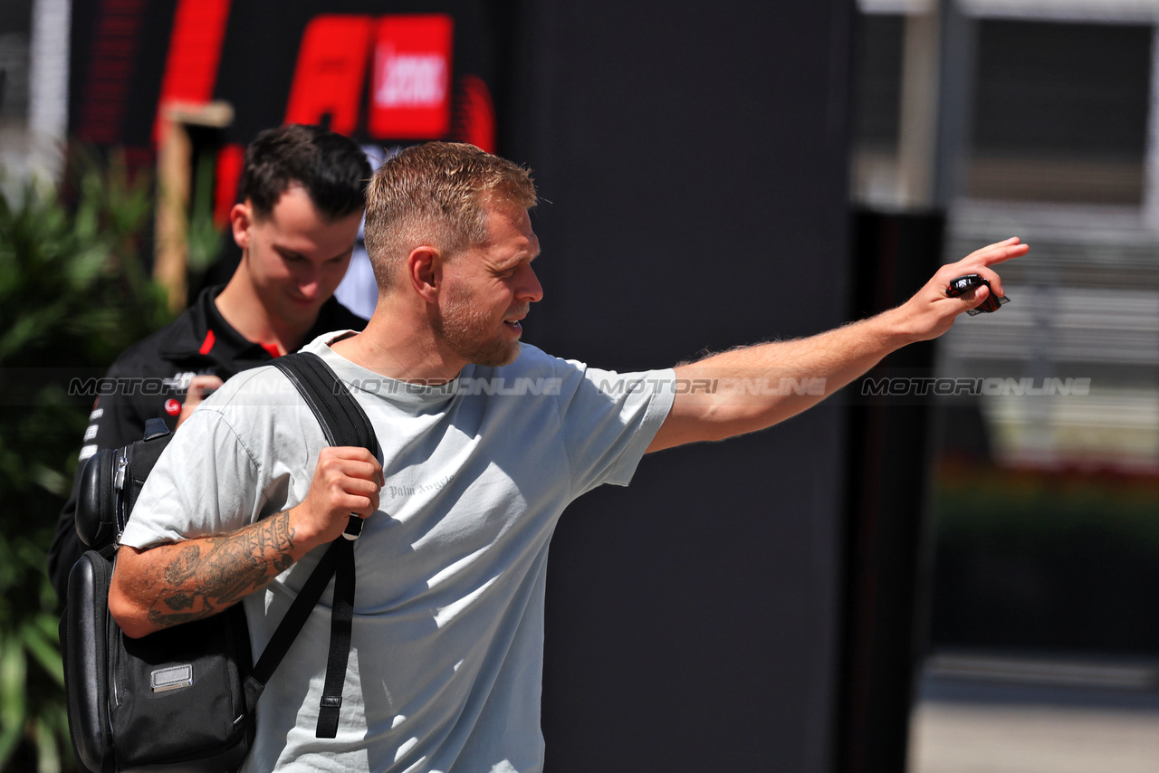 GP CINA, Kevin Magnussen (DEN) Haas F1 Team.

18.04.2024. Formula 1 World Championship, Rd 5, Chinese Grand Prix, Shanghai, China, Preparation Day.

- www.xpbimages.com, EMail: requests@xpbimages.com © Copyright: Bearne / XPB Images