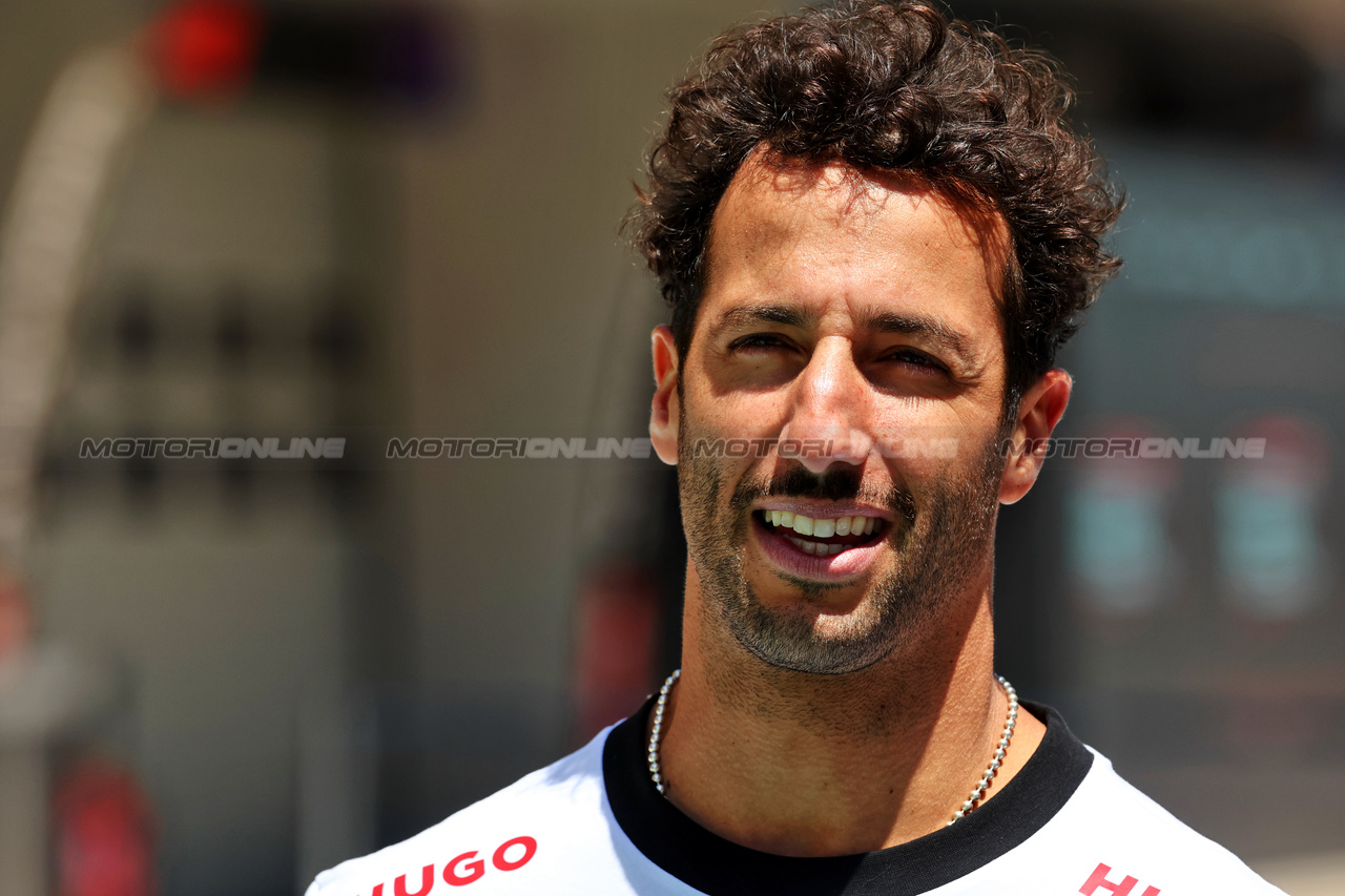GP CINA, Daniel Ricciardo (AUS) RB.

18.04.2024. Formula 1 World Championship, Rd 5, Chinese Grand Prix, Shanghai, China, Preparation Day.

- www.xpbimages.com, EMail: requests@xpbimages.com © Copyright: Batchelor / XPB Images