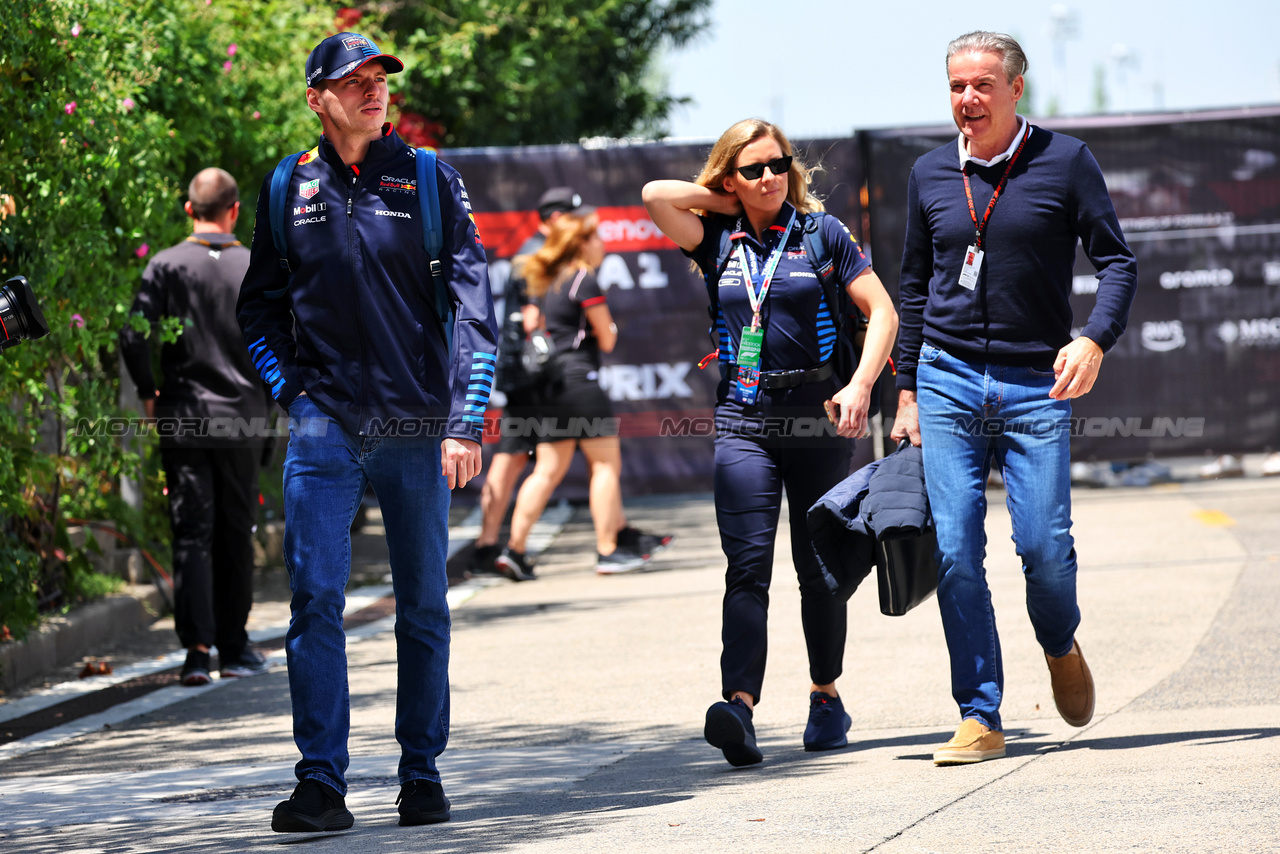 GP CINA, Max Verstappen (NLD) Red Bull Racing.

18.04.2024. Formula 1 World Championship, Rd 5, Chinese Grand Prix, Shanghai, China, Preparation Day.

- www.xpbimages.com, EMail: requests@xpbimages.com © Copyright: Batchelor / XPB Images