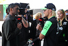 GP CINA, (L to R): Lawrence Barretto (GBR) Formula 1 Senior Writer Editor with Valtteri Bottas (FIN) Sauber.
18.04.2024. Formula 1 World Championship, Rd 5, Chinese Grand Prix, Shanghai, China, Preparation Day.
- www.xpbimages.com, EMail: requests@xpbimages.com © Copyright: Bearne / XPB Images