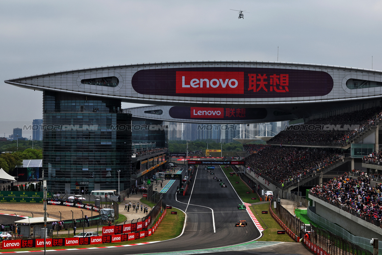 GP CINA, Oscar Piastri (AUS) McLaren MCL38.

20.04.2024. Formula 1 World Championship, Rd 5, Chinese Grand Prix, Shanghai, China, Sprint e Qualifiche Day.

- www.xpbimages.com, EMail: requests@xpbimages.com © Copyright: Batchelor / XPB Images