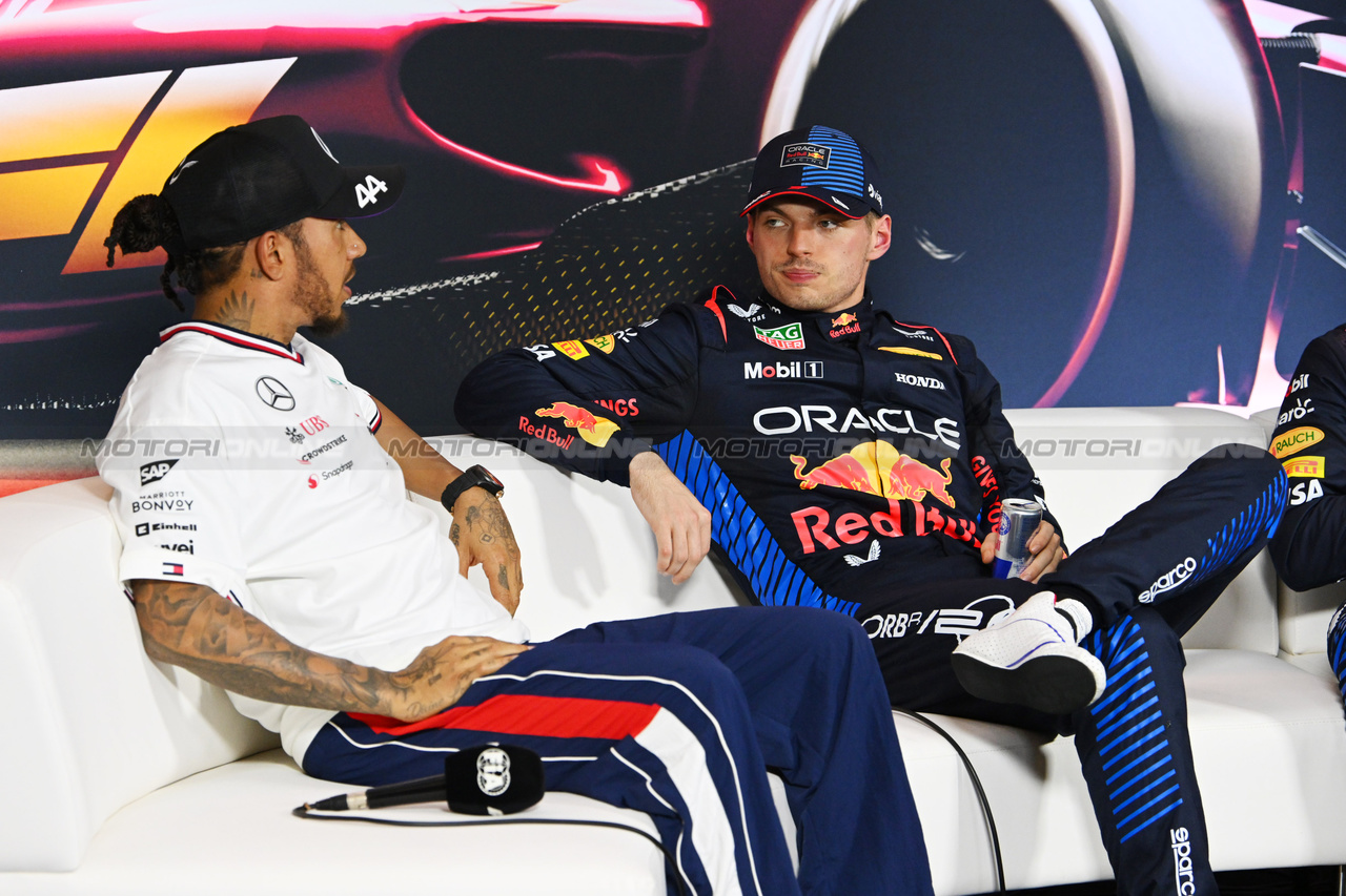 GP CINA, (L to R): Lewis Hamilton (GBR) Mercedes AMG F1 e Max Verstappen (NLD) Red Bull Racing in the post Sprint FIA Press Conference.

- www.xpbimages.com, EMail: requests@xpbimages.com © Copyright: XPB Images