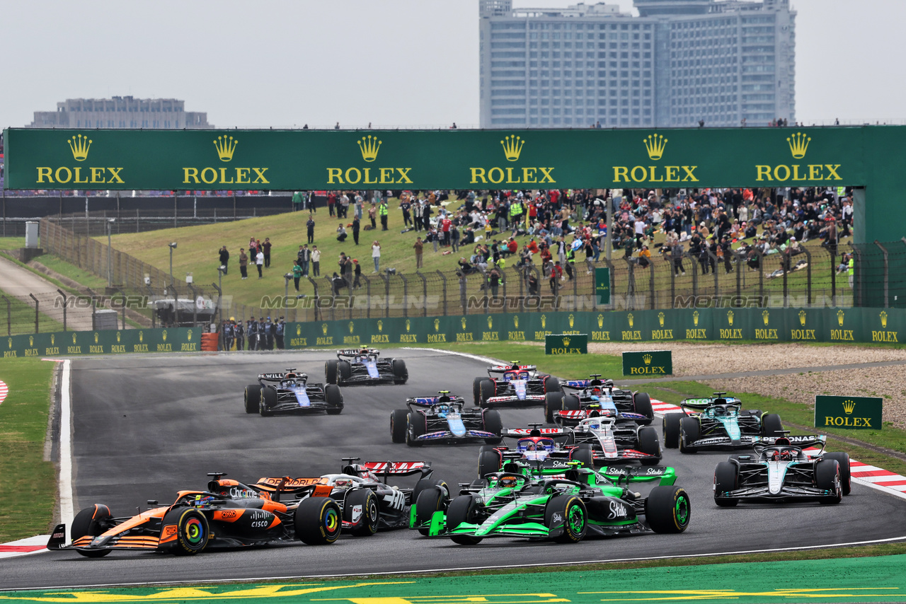 GP CINA, Oscar Piastri (AUS) McLaren MCL38 at the partenza of Sprint.

20.04.2024. Formula 1 World Championship, Rd 5, Chinese Grand Prix, Shanghai, China, Sprint e Qualifiche Day.

- www.xpbimages.com, EMail: requests@xpbimages.com © Copyright: Rew / XPB Images