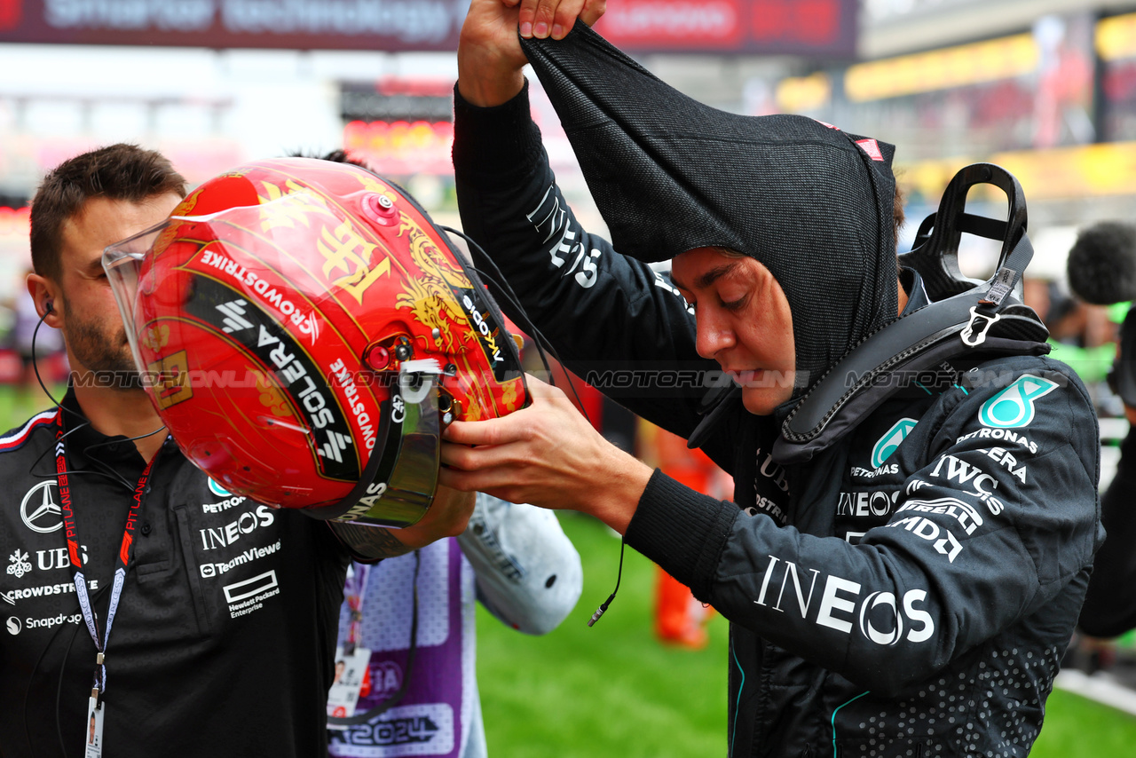 GP CINA, George Russell (GBR) Mercedes AMG F1 on the grid.

20.04.2024. Formula 1 World Championship, Rd 5, Chinese Grand Prix, Shanghai, China, Sprint e Qualifiche Day.

 - www.xpbimages.com, EMail: requests@xpbimages.com © Copyright: Coates / XPB Images