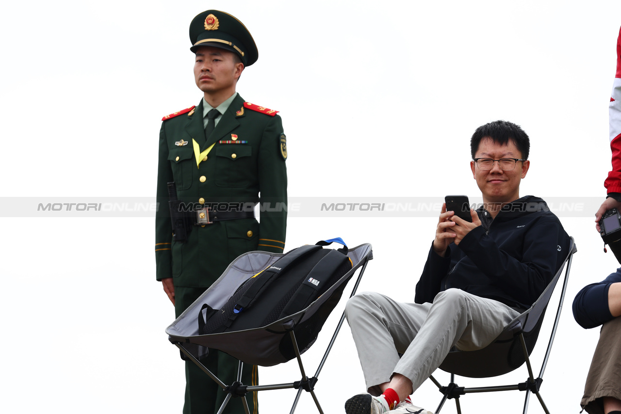 GP CINA, Circuit Atmosfera - fans.

20.04.2024. Formula 1 World Championship, Rd 5, Chinese Grand Prix, Shanghai, China, Sprint e Qualifiche Day.

 - www.xpbimages.com, EMail: requests@xpbimages.com © Copyright: Coates / XPB Images