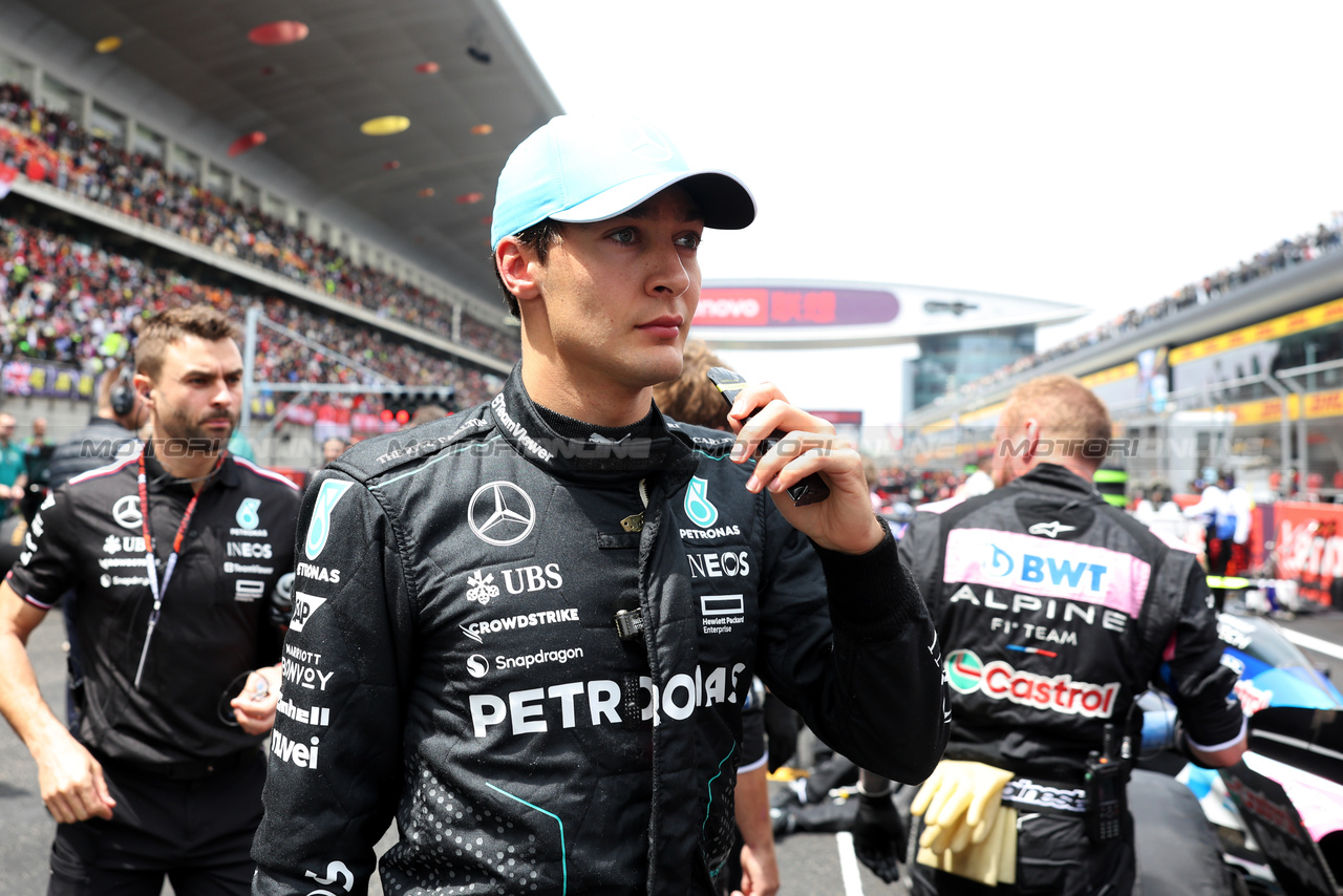 GP CINA, George Russell (GBR) Mercedes AMG F1 on the grid.

20.04.2024. Formula 1 World Championship, Rd 5, Chinese Grand Prix, Shanghai, China, Sprint e Qualifiche Day.

- www.xpbimages.com, EMail: requests@xpbimages.com © Copyright: Bearne / XPB Images