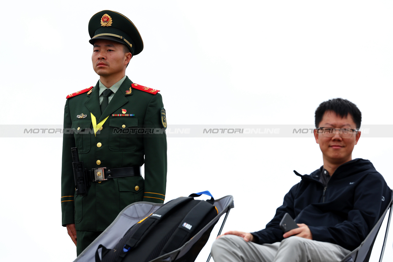 GP CINA, Circuit Atmosfera - fans.

20.04.2024. Formula 1 World Championship, Rd 5, Chinese Grand Prix, Shanghai, China, Sprint e Qualifiche Day.

 - www.xpbimages.com, EMail: requests@xpbimages.com © Copyright: Coates / XPB Images