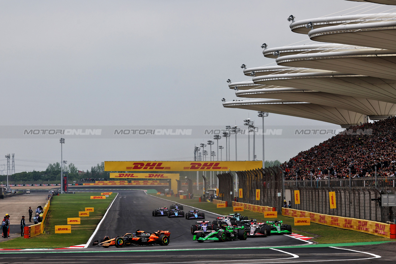 GP CINA, Oscar Piastri (AUS) McLaren MCL38.

20.04.2024. Formula 1 World Championship, Rd 5, Chinese Grand Prix, Shanghai, China, Sprint e Qualifiche Day.

 - www.xpbimages.com, EMail: requests@xpbimages.com © Copyright: Coates / XPB Images