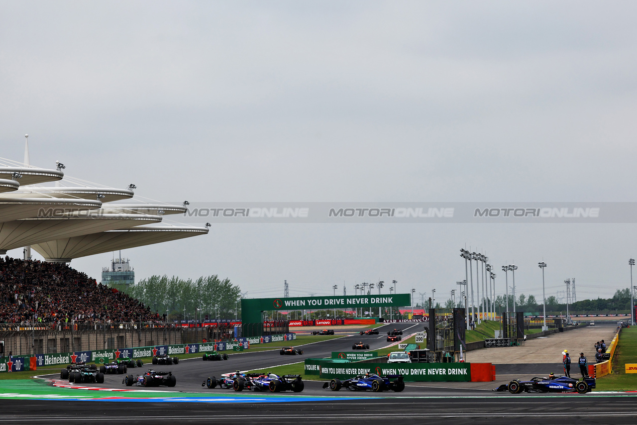 GP CINA, Logan Sargeant (USA) Williams Racing FW46.

20.04.2024. Formula 1 World Championship, Rd 5, Chinese Grand Prix, Shanghai, China, Sprint e Qualifiche Day.

 - www.xpbimages.com, EMail: requests@xpbimages.com © Copyright: Coates / XPB Images