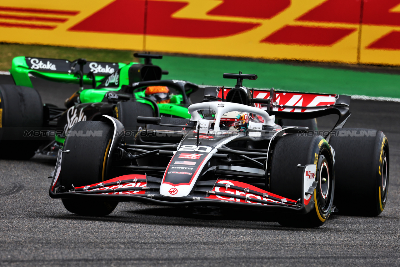 GP CINA, Kevin Magnussen (DEN) Haas VF-24.

20.04.2024. Formula 1 World Championship, Rd 5, Chinese Grand Prix, Shanghai, China, Sprint e Qualifiche Day.

 - www.xpbimages.com, EMail: requests@xpbimages.com © Copyright: Coates / XPB Images