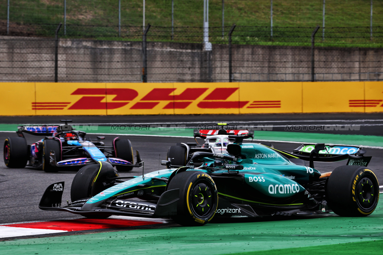 GP CINA, Lance Stroll (CDN) Aston Martin F1 Team AMR24 runs wide.

20.04.2024. Formula 1 World Championship, Rd 5, Chinese Grand Prix, Shanghai, China, Sprint e Qualifiche Day.

 - www.xpbimages.com, EMail: requests@xpbimages.com © Copyright: Coates / XPB Images