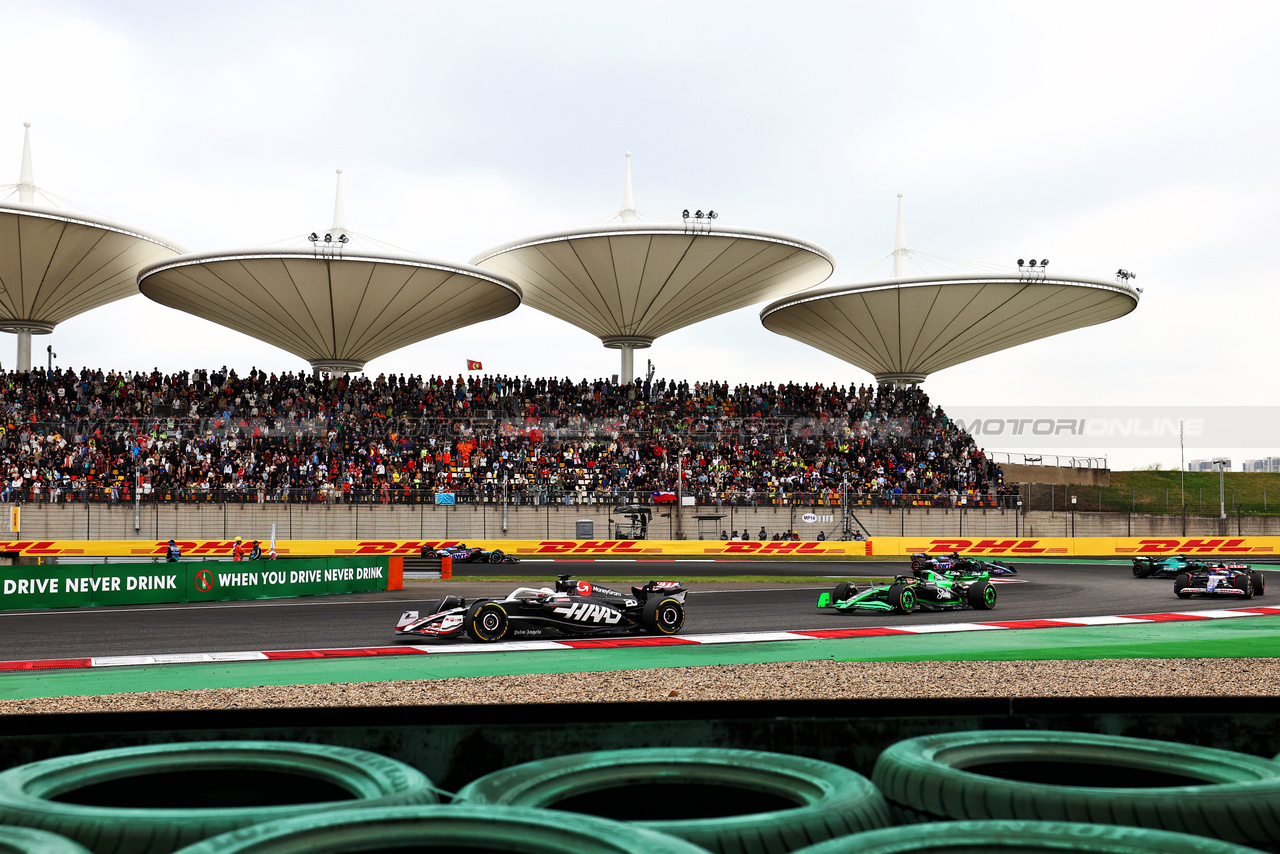 GP CINA, Kevin Magnussen (DEN) Haas VF-24.

20.04.2024. Formula 1 World Championship, Rd 5, Chinese Grand Prix, Shanghai, China, Sprint e Qualifiche Day.

 - www.xpbimages.com, EMail: requests@xpbimages.com © Copyright: Coates / XPB Images