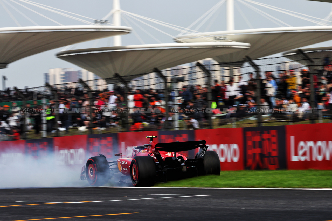 GP CINA, Carlos Sainz Jr (ESP) Ferrari SF-24 crashed during qualifying.

20.04.2024. Formula 1 World Championship, Rd 5, Chinese Grand Prix, Shanghai, China, Sprint e Qualifiche Day.

- www.xpbimages.com, EMail: requests@xpbimages.com © Copyright: Batchelor / XPB Images