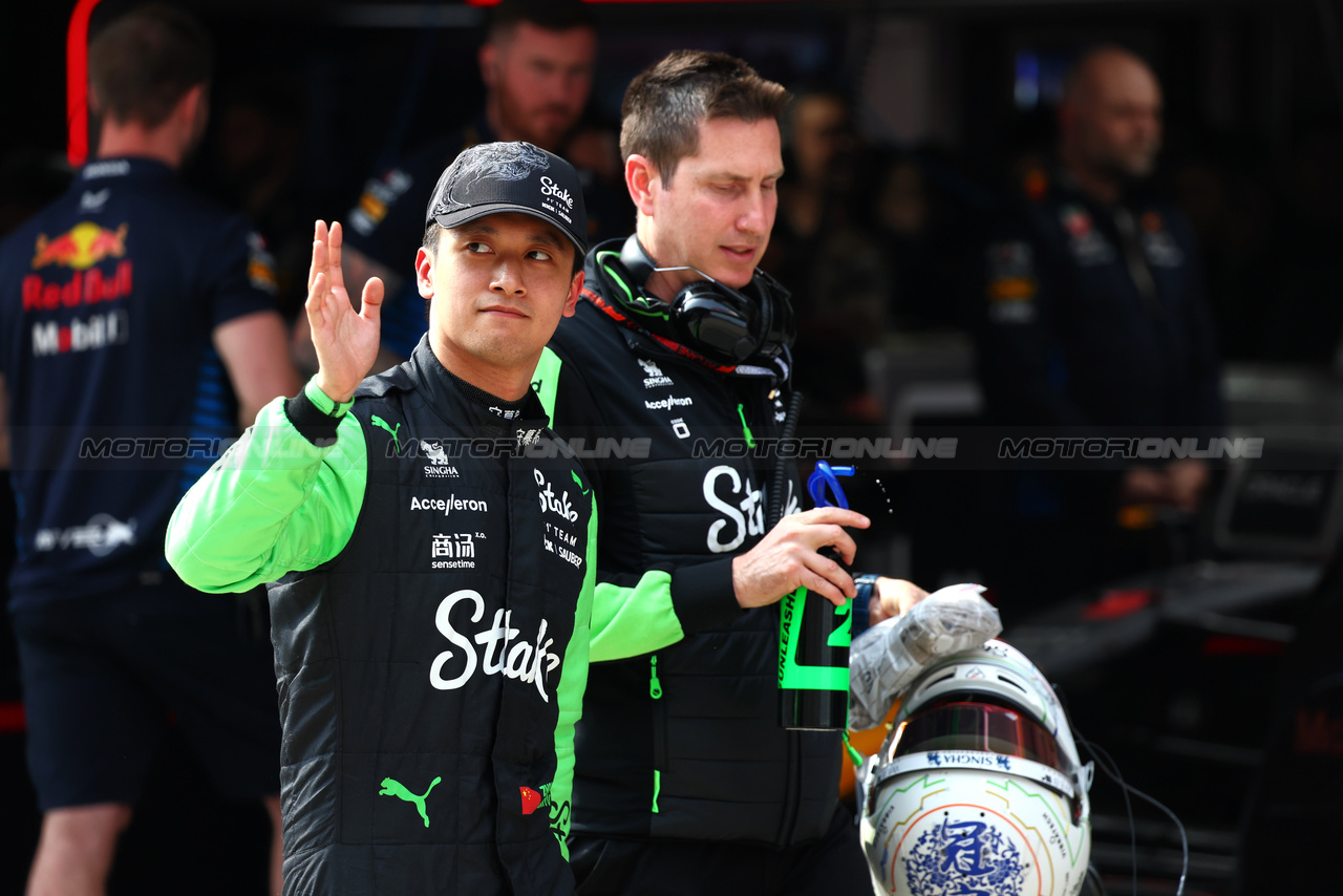 GP CINA, Zhou Guanyu (CHN) Sauber.

20.04.2024. Formula 1 World Championship, Rd 5, Chinese Grand Prix, Shanghai, China, Sprint e Qualifiche Day.

- www.xpbimages.com, EMail: requests@xpbimages.com © Copyright: Batchelor / XPB Images