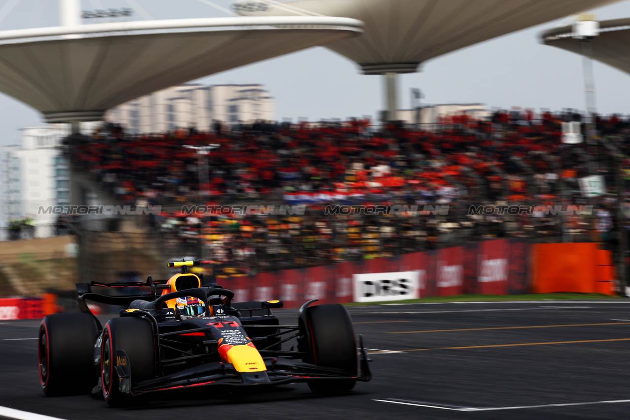 GP CINA, Sergio Perez (MEX) Red Bull Racing RB20.

20.04.2024. Formula 1 World Championship, Rd 5, Chinese Grand Prix, Shanghai, China, Sprint e Qualifiche Day.

- www.xpbimages.com, EMail: requests@xpbimages.com © Copyright: Batchelor / XPB Images