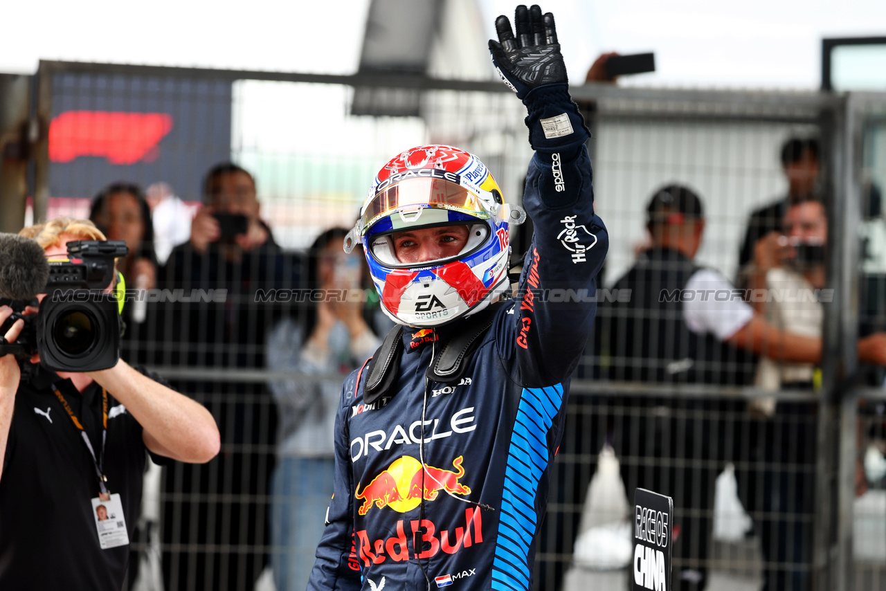 GP CINA, Max Verstappen (NLD) Red Bull Racing celebrates his pole position in qualifying parc ferme.

20.04.2024. Formula 1 World Championship, Rd 5, Chinese Grand Prix, Shanghai, China, Sprint e Qualifiche Day.

- www.xpbimages.com, EMail: requests@xpbimages.com © Copyright: Batchelor / XPB Images