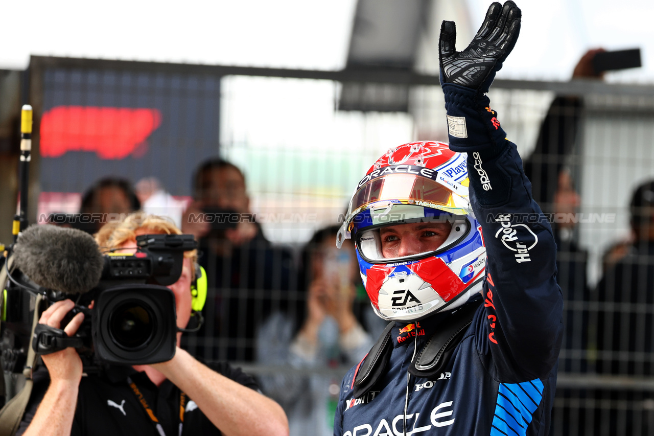 GP CINA, Max Verstappen (NLD) Red Bull Racing celebrates his pole position in qualifying parc ferme.

20.04.2024. Formula 1 World Championship, Rd 5, Chinese Grand Prix, Shanghai, China, Sprint e Qualifiche Day.

- www.xpbimages.com, EMail: requests@xpbimages.com © Copyright: Batchelor / XPB Images