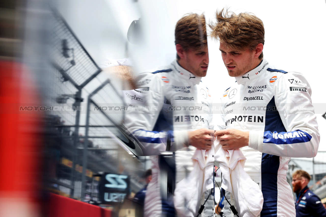 GP CINA, Logan Sargeant (USA) Williams Racing on the grid.

20.04.2024. Formula 1 World Championship, Rd 5, Chinese Grand Prix, Shanghai, China, Sprint e Qualifiche Day.

- www.xpbimages.com, EMail: requests@xpbimages.com © Copyright: Bearne / XPB Images