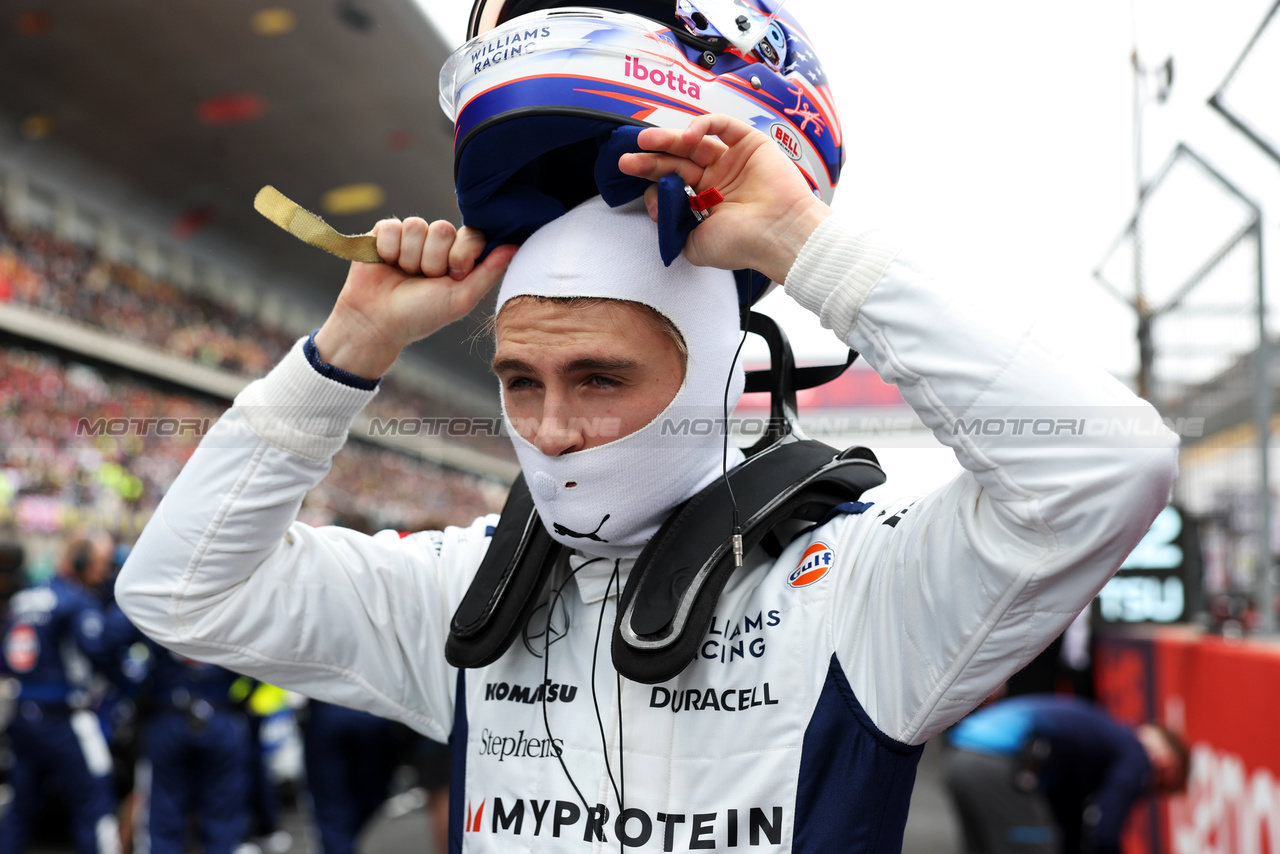 GP CINA, Logan Sargeant (USA) Williams Racing on the grid.

20.04.2024. Formula 1 World Championship, Rd 5, Chinese Grand Prix, Shanghai, China, Sprint e Qualifiche Day.

- www.xpbimages.com, EMail: requests@xpbimages.com © Copyright: Bearne / XPB Images