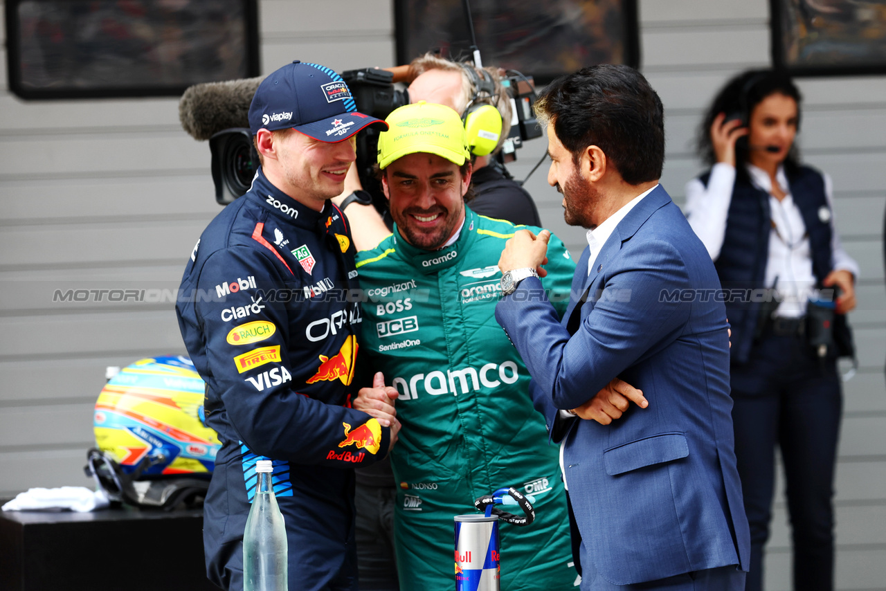 GP CINA, (L to R): Max Verstappen (NLD) Red Bull Racing with Fernando Alonso (ESP) Aston Martin F1 Team e Mohammed Bin Sulayem (UAE) FIA President in qualifying parc ferme.

20.04.2024. Formula 1 World Championship, Rd 5, Chinese Grand Prix, Shanghai, China, Sprint e Qualifiche Day.

- www.xpbimages.com, EMail: requests@xpbimages.com © Copyright: Batchelor / XPB Images