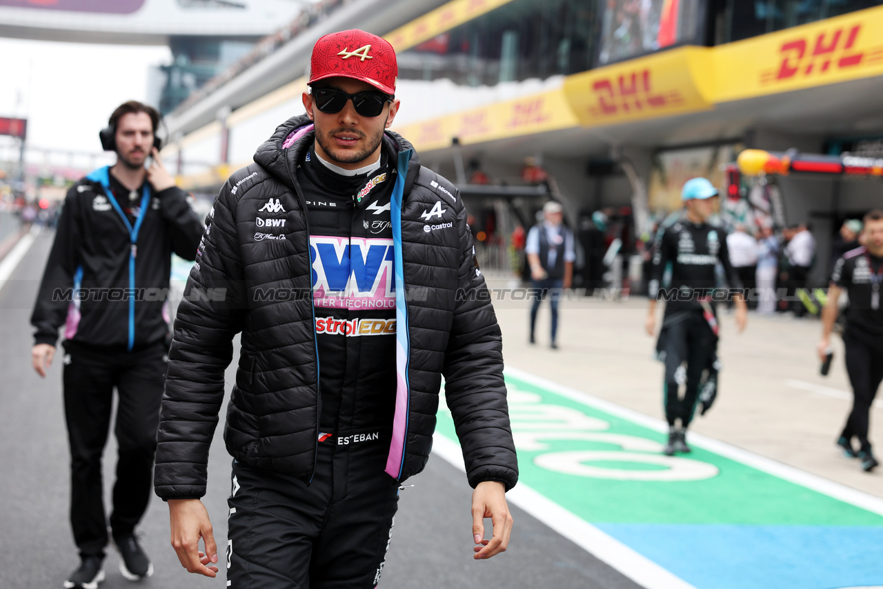 GP CINA, Esteban Ocon (FRA) Alpine F1 Team on the grid.

20.04.2024. Formula 1 World Championship, Rd 5, Chinese Grand Prix, Shanghai, China, Sprint e Qualifiche Day.

- www.xpbimages.com, EMail: requests@xpbimages.com © Copyright: Bearne / XPB Images