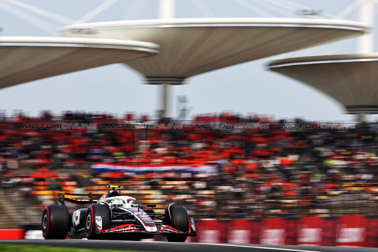 GP CINA, Nico Hulkenberg (GER) Haas VF-24.

20.04.2024. Formula 1 World Championship, Rd 5, Chinese Grand Prix, Shanghai, China, Sprint e Qualifiche Day.

- www.xpbimages.com, EMail: requests@xpbimages.com © Copyright: Batchelor / XPB Images