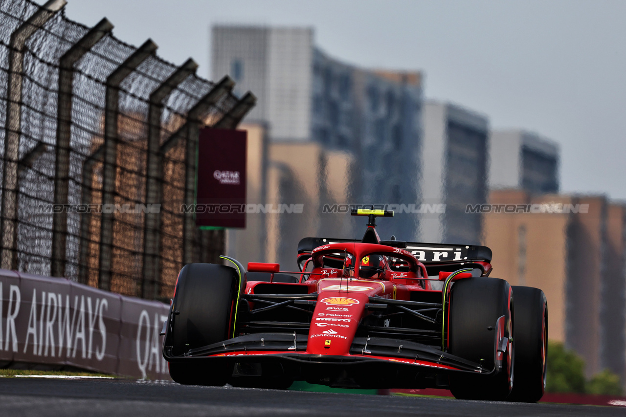 GP CINA, Carlos Sainz Jr (ESP) Ferrari SF-24.

20.04.2024. Formula 1 World Championship, Rd 5, Chinese Grand Prix, Shanghai, China, Sprint e Qualifiche Day.

- www.xpbimages.com, EMail: requests@xpbimages.com © Copyright: Batchelor / XPB Images