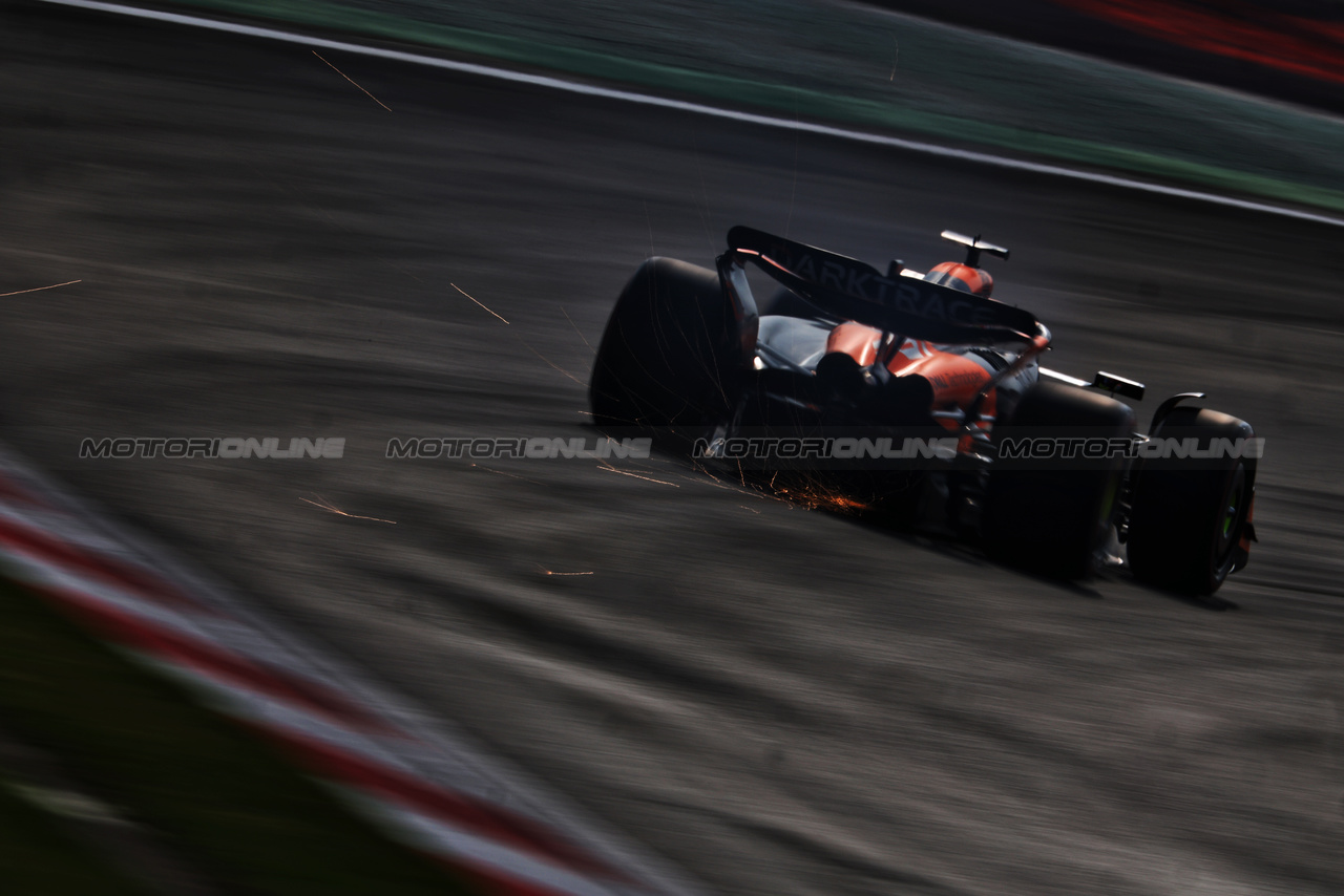 GP CINA, Oscar Piastri (AUS) McLaren MCL38.

20.04.2024. Formula 1 World Championship, Rd 5, Chinese Grand Prix, Shanghai, China, Sprint e Qualifiche Day.

 - www.xpbimages.com, EMail: requests@xpbimages.com © Copyright: Coates / XPB Images