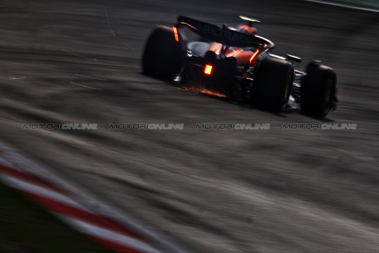 GP CINA, Lando Norris (GBR) McLaren MCL38.

20.04.2024. Formula 1 World Championship, Rd 5, Chinese Grand Prix, Shanghai, China, Sprint e Qualifiche Day.

 - www.xpbimages.com, EMail: requests@xpbimages.com © Copyright: Coates / XPB Images