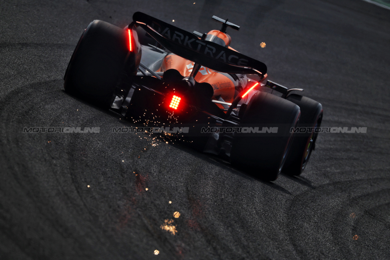 GP CINA, Oscar Piastri (AUS) McLaren MCL38 sends sparks flying.

20.04.2024. Formula 1 World Championship, Rd 5, Chinese Grand Prix, Shanghai, China, Sprint e Qualifiche Day.

 - www.xpbimages.com, EMail: requests@xpbimages.com © Copyright: Coates / XPB Images