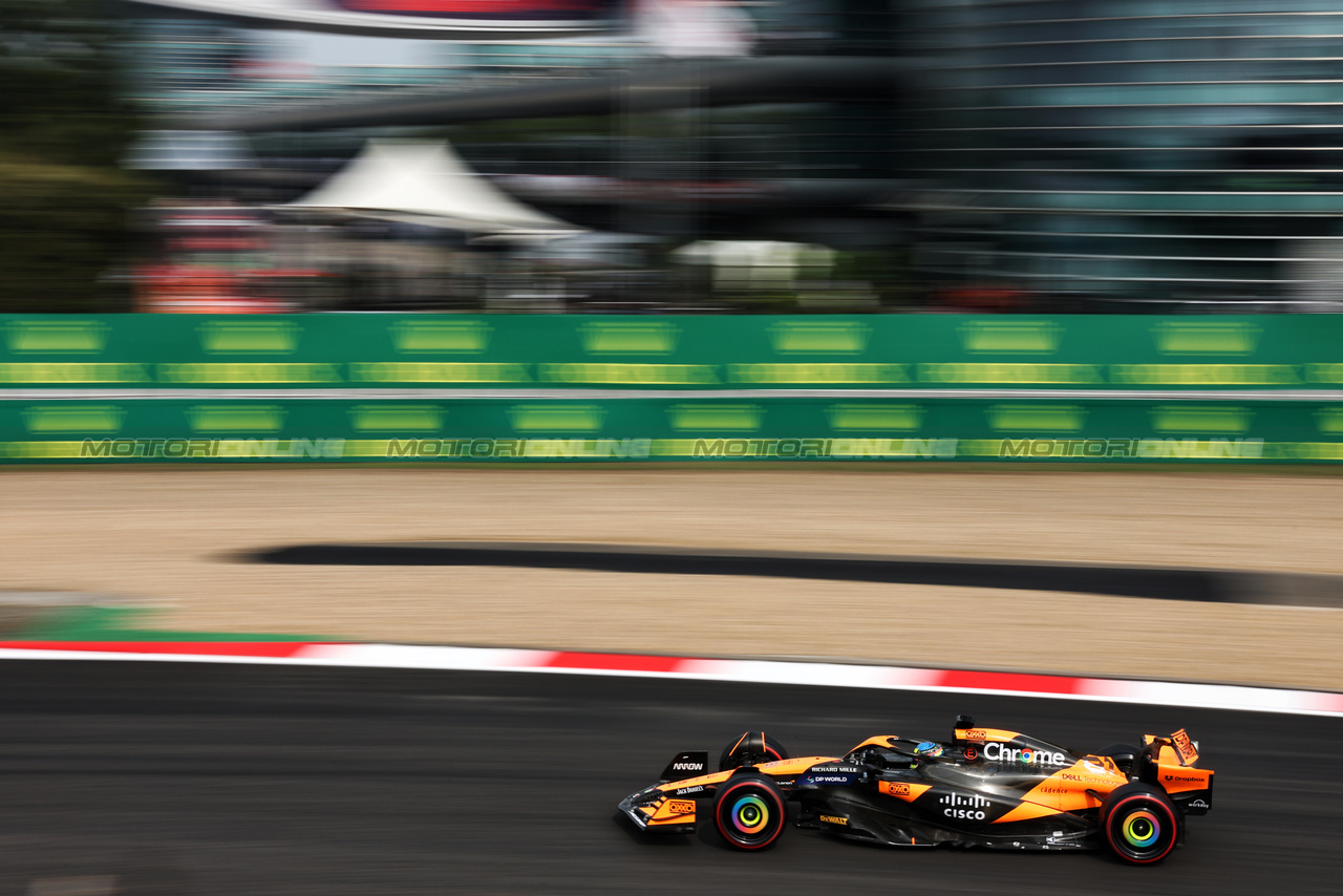 GP CINA, Oscar Piastri (AUS) McLaren MCL38.

20.04.2024. Formula 1 World Championship, Rd 5, Chinese Grand Prix, Shanghai, China, Sprint e Qualifiche Day.

- www.xpbimages.com, EMail: requests@xpbimages.com © Copyright: Rew / XPB Images