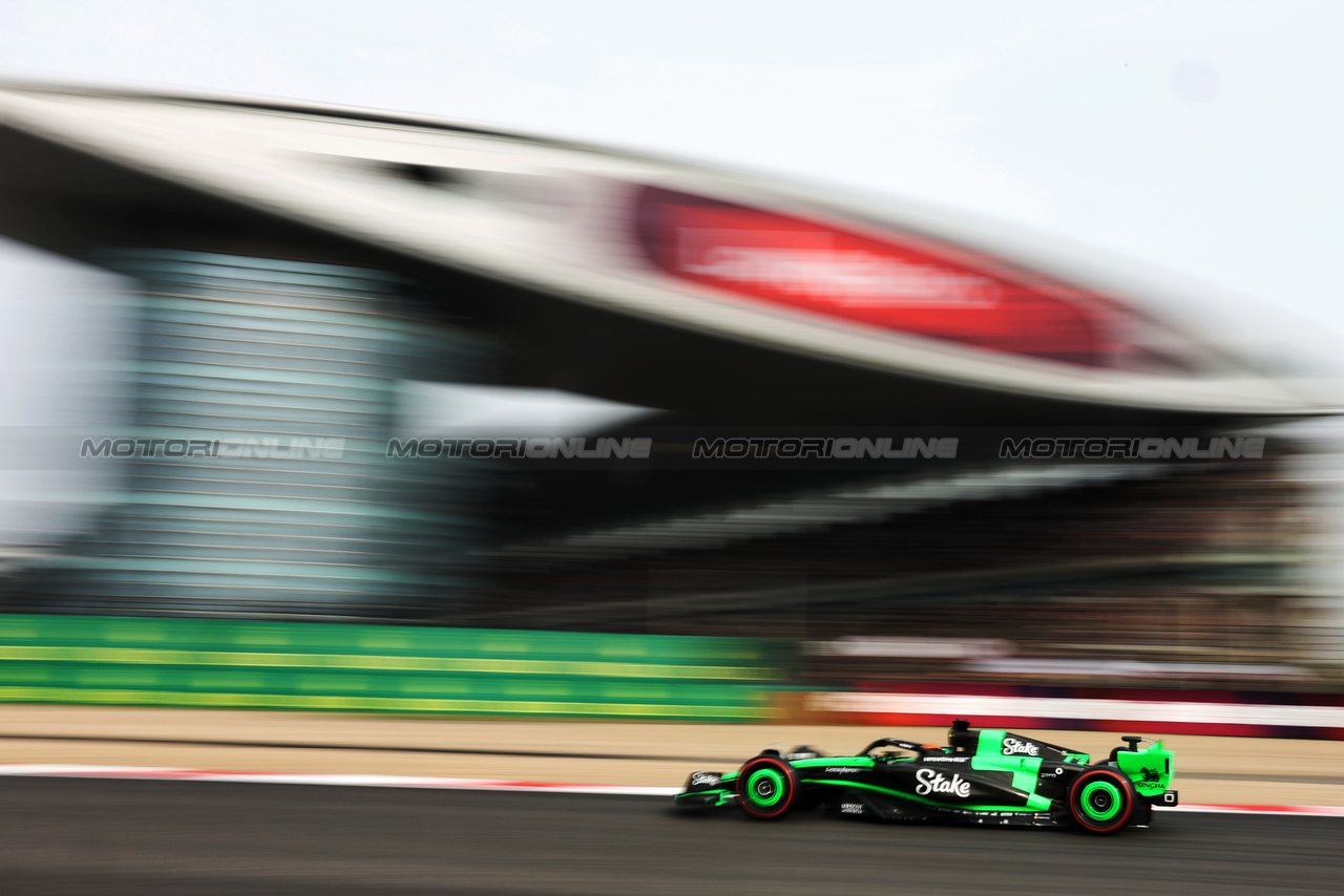 GP CINA, Valtteri Bottas (FIN) Sauber C44.

20.04.2024. Formula 1 World Championship, Rd 5, Chinese Grand Prix, Shanghai, China, Sprint e Qualifiche Day.

- www.xpbimages.com, EMail: requests@xpbimages.com © Copyright: Rew / XPB Images