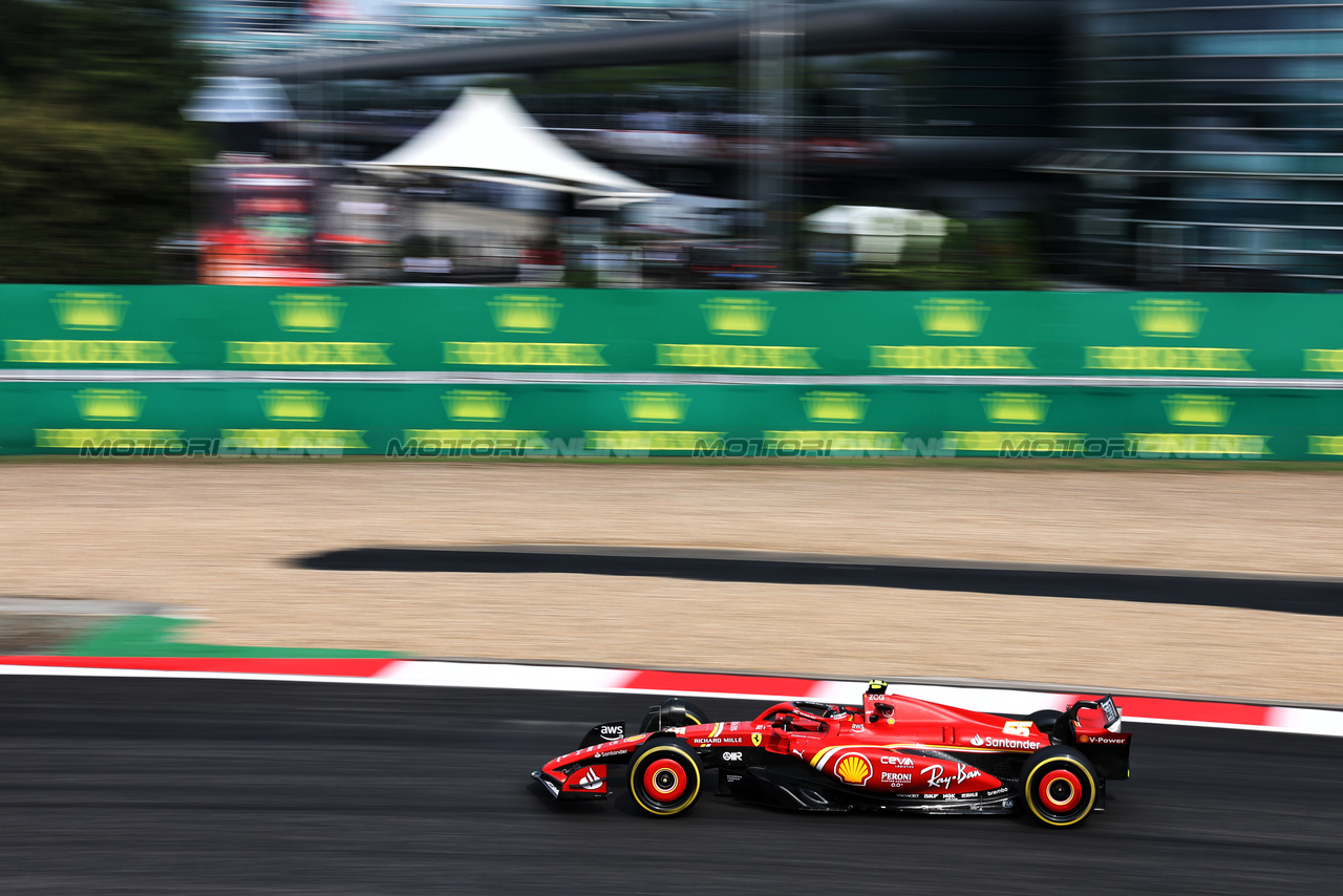 GP CINA, Carlos Sainz Jr (ESP) Ferrari SF-24.

20.04.2024. Formula 1 World Championship, Rd 5, Chinese Grand Prix, Shanghai, China, Sprint e Qualifiche Day.

- www.xpbimages.com, EMail: requests@xpbimages.com © Copyright: Rew / XPB Images