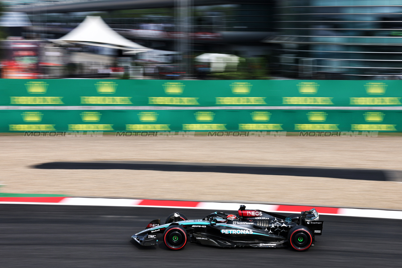 GP CINA, George Russell (GBR) Mercedes AMG F1 W15.

20.04.2024. Formula 1 World Championship, Rd 5, Chinese Grand Prix, Shanghai, China, Sprint e Qualifiche Day.

- www.xpbimages.com, EMail: requests@xpbimages.com © Copyright: Rew / XPB Images