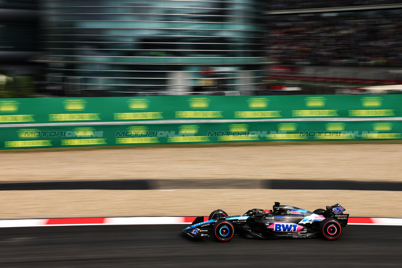 GP CINA, Esteban Ocon (FRA) Alpine F1 Team A524.

20.04.2024. Formula 1 World Championship, Rd 5, Chinese Grand Prix, Shanghai, China, Sprint e Qualifiche Day.

- www.xpbimages.com, EMail: requests@xpbimages.com © Copyright: Rew / XPB Images