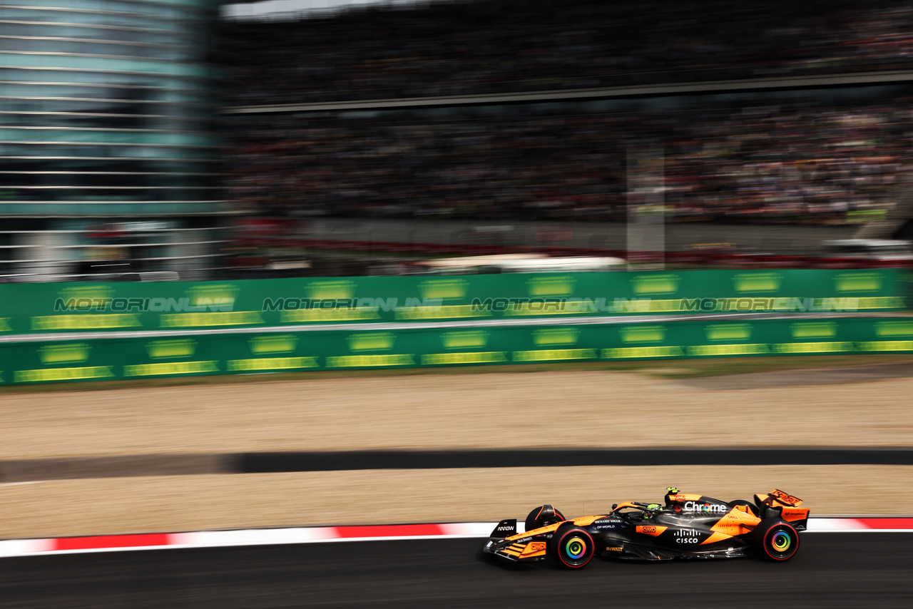 GP CINA, Lando Norris (GBR) McLaren MCL38.

20.04.2024. Formula 1 World Championship, Rd 5, Chinese Grand Prix, Shanghai, China, Sprint e Qualifiche Day.

- www.xpbimages.com, EMail: requests@xpbimages.com © Copyright: Rew / XPB Images