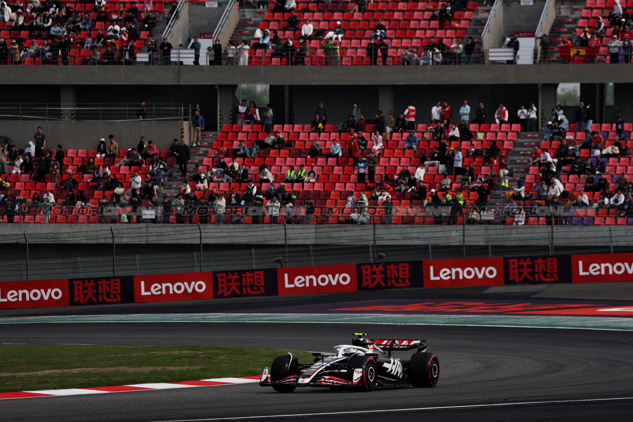 GP CINA, Nico Hulkenberg (GER) Haas VF-24.

20.04.2024. Formula 1 World Championship, Rd 5, Chinese Grand Prix, Shanghai, China, Sprint e Qualifiche Day.

- www.xpbimages.com, EMail: requests@xpbimages.com © Copyright: Rew / XPB Images