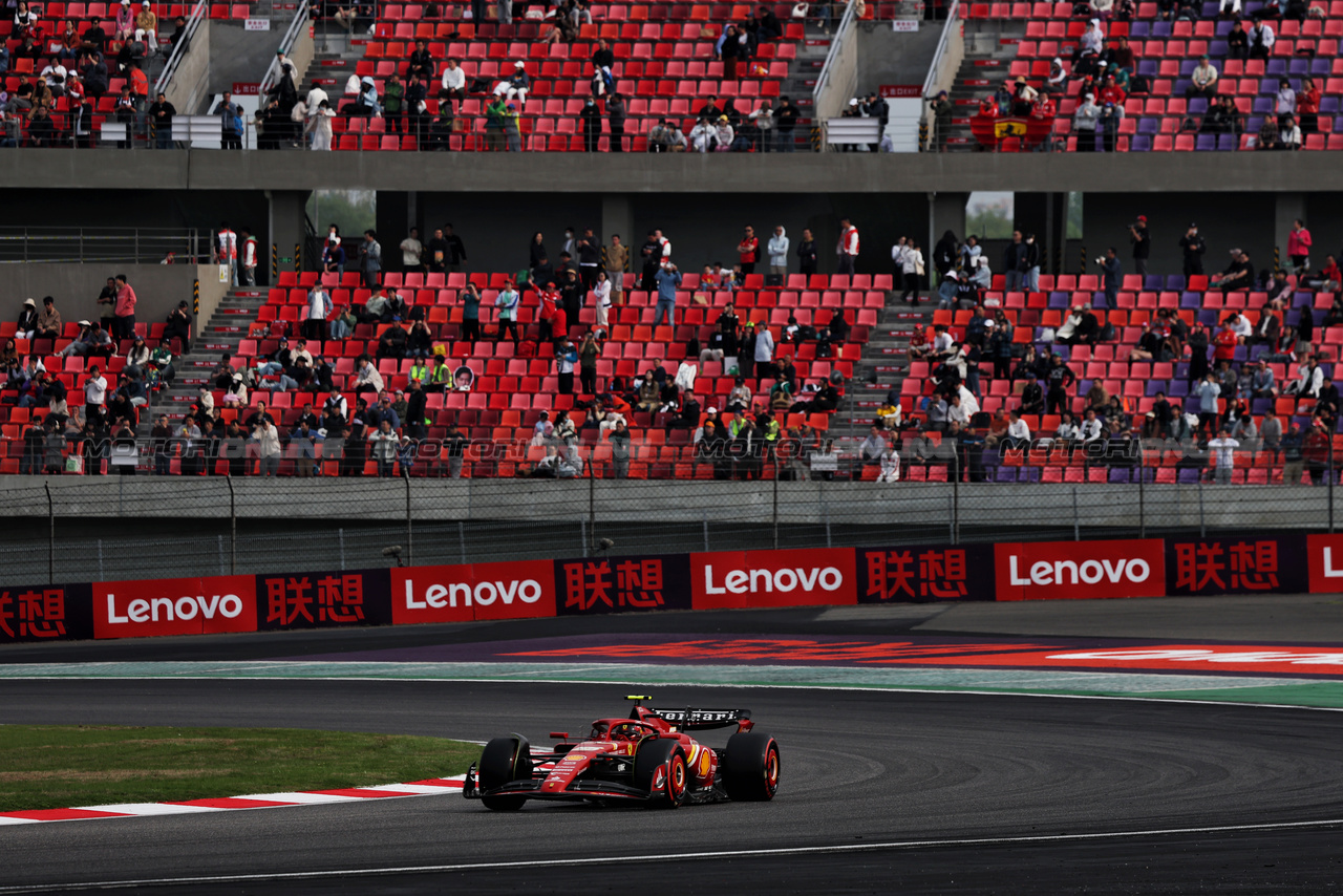 GP CINA, Carlos Sainz Jr (ESP) Ferrari SF-24.

20.04.2024. Formula 1 World Championship, Rd 5, Chinese Grand Prix, Shanghai, China, Sprint e Qualifiche Day.

- www.xpbimages.com, EMail: requests@xpbimages.com © Copyright: Rew / XPB Images