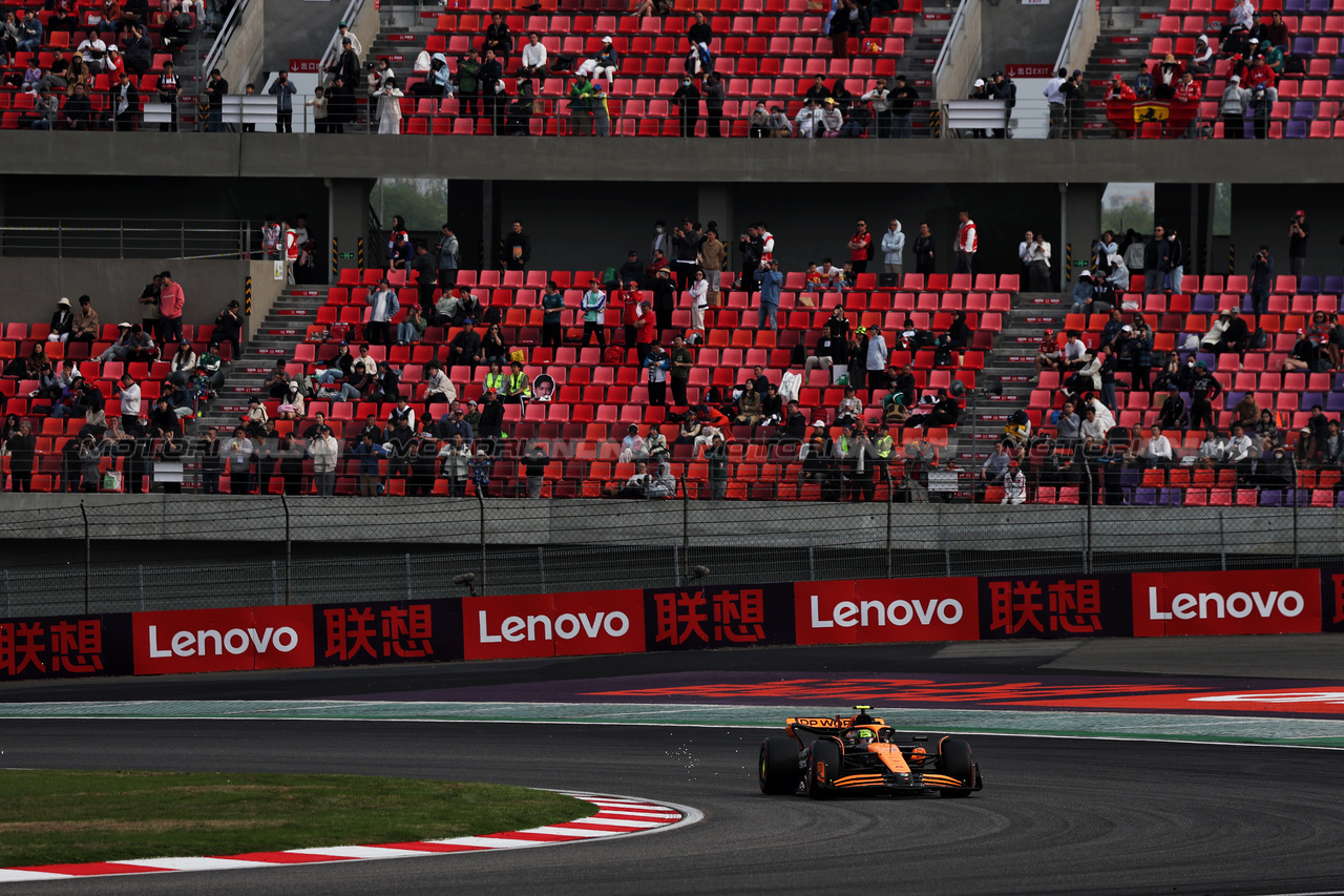 GP CINA, Lando Norris (GBR) McLaren MCL38.

20.04.2024. Formula 1 World Championship, Rd 5, Chinese Grand Prix, Shanghai, China, Sprint e Qualifiche Day.

- www.xpbimages.com, EMail: requests@xpbimages.com © Copyright: Rew / XPB Images