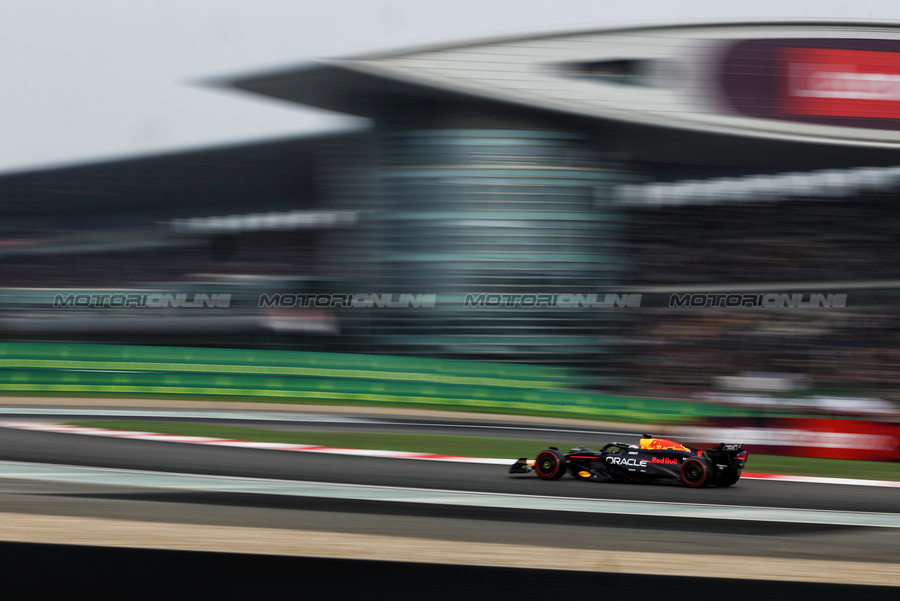 GP CINA, Max Verstappen (NLD) Red Bull Racing RB20.

20.04.2024. Formula 1 World Championship, Rd 5, Chinese Grand Prix, Shanghai, China, Sprint e Qualifiche Day.

- www.xpbimages.com, EMail: requests@xpbimages.com © Copyright: Rew / XPB Images