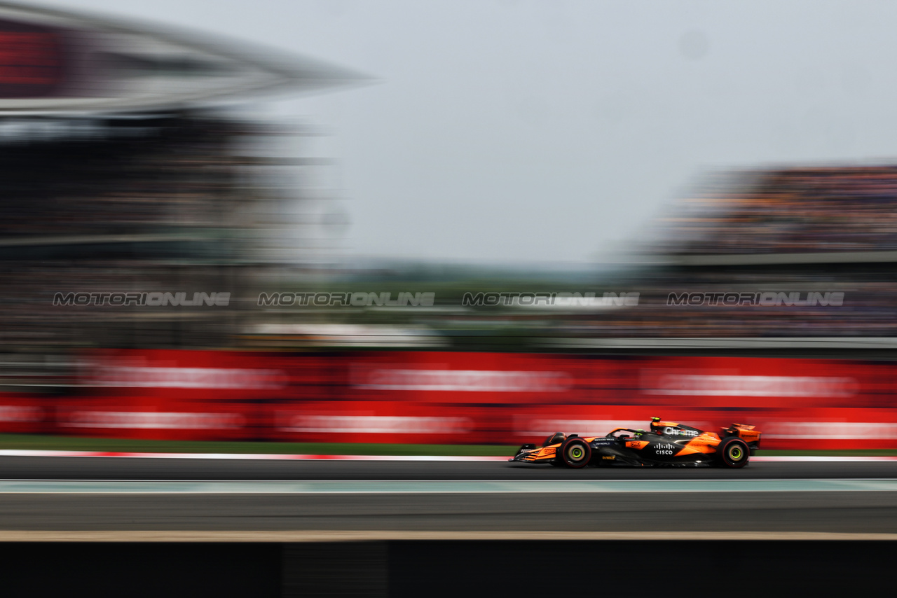 GP CINA, Lando Norris (GBR) McLaren MCL38.

20.04.2024. Formula 1 World Championship, Rd 5, Chinese Grand Prix, Shanghai, China, Sprint e Qualifiche Day.

- www.xpbimages.com, EMail: requests@xpbimages.com © Copyright: Rew / XPB Images