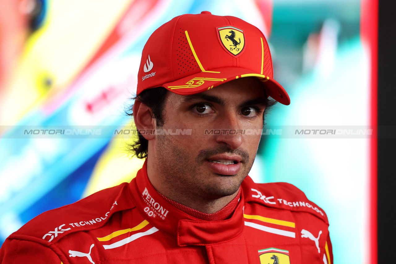 GP CINA, Carlos Sainz Jr (ESP) Ferrari.

20.04.2024. Formula 1 World Championship, Rd 5, Chinese Grand Prix, Shanghai, China, Sprint e Qualifiche Day.

- www.xpbimages.com, EMail: requests@xpbimages.com © Copyright: Rew / XPB Images