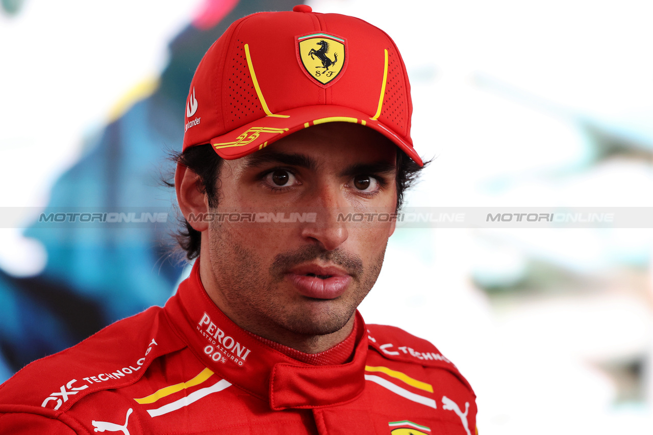 GP CINA, Carlos Sainz Jr (ESP) Ferrari.

20.04.2024. Formula 1 World Championship, Rd 5, Chinese Grand Prix, Shanghai, China, Sprint e Qualifiche Day.

- www.xpbimages.com, EMail: requests@xpbimages.com © Copyright: Rew / XPB Images