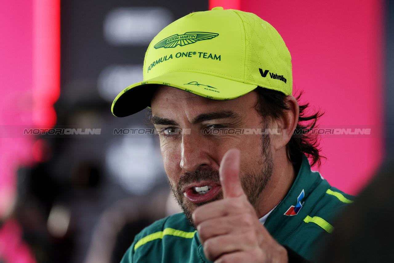 GP CINA, Fernando Alonso (ESP) Aston Martin F1 Team.

20.04.2024. Formula 1 World Championship, Rd 5, Chinese Grand Prix, Shanghai, China, Sprint e Qualifiche Day.

- www.xpbimages.com, EMail: requests@xpbimages.com © Copyright: Rew / XPB Images