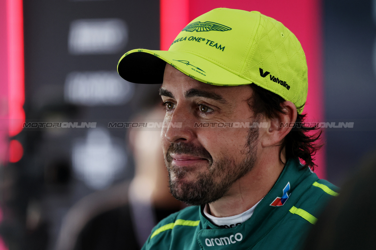 GP CINA, Fernando Alonso (ESP) Aston Martin F1 Team.

20.04.2024. Formula 1 World Championship, Rd 5, Chinese Grand Prix, Shanghai, China, Sprint e Qualifiche Day.

- www.xpbimages.com, EMail: requests@xpbimages.com © Copyright: Rew / XPB Images