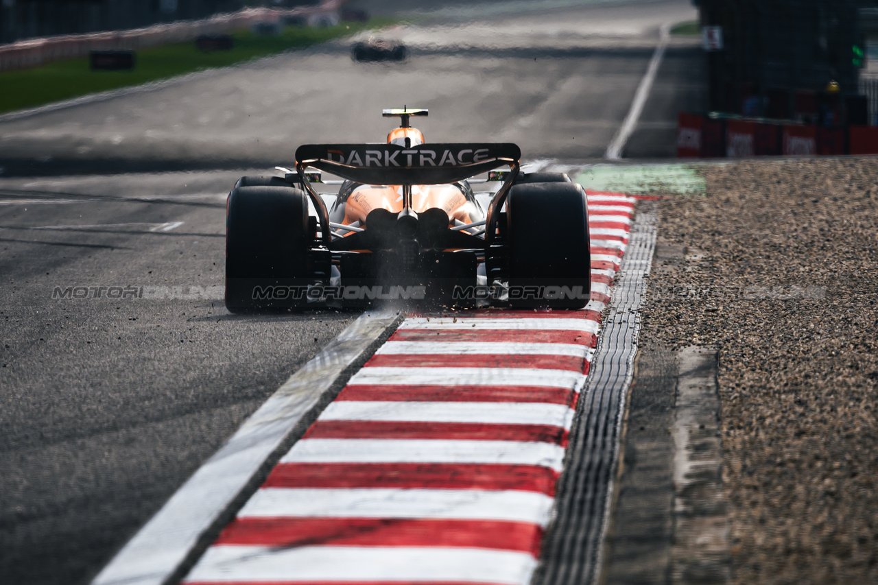 GP CINA, Lando Norris (GBR) McLaren MCL38.

20.04.2024. Formula 1 World Championship, Rd 5, Chinese Grand Prix, Shanghai, China, Sprint e Qualifiche Day.

- www.xpbimages.com, EMail: requests@xpbimages.com © Copyright: Bearne / XPB Images