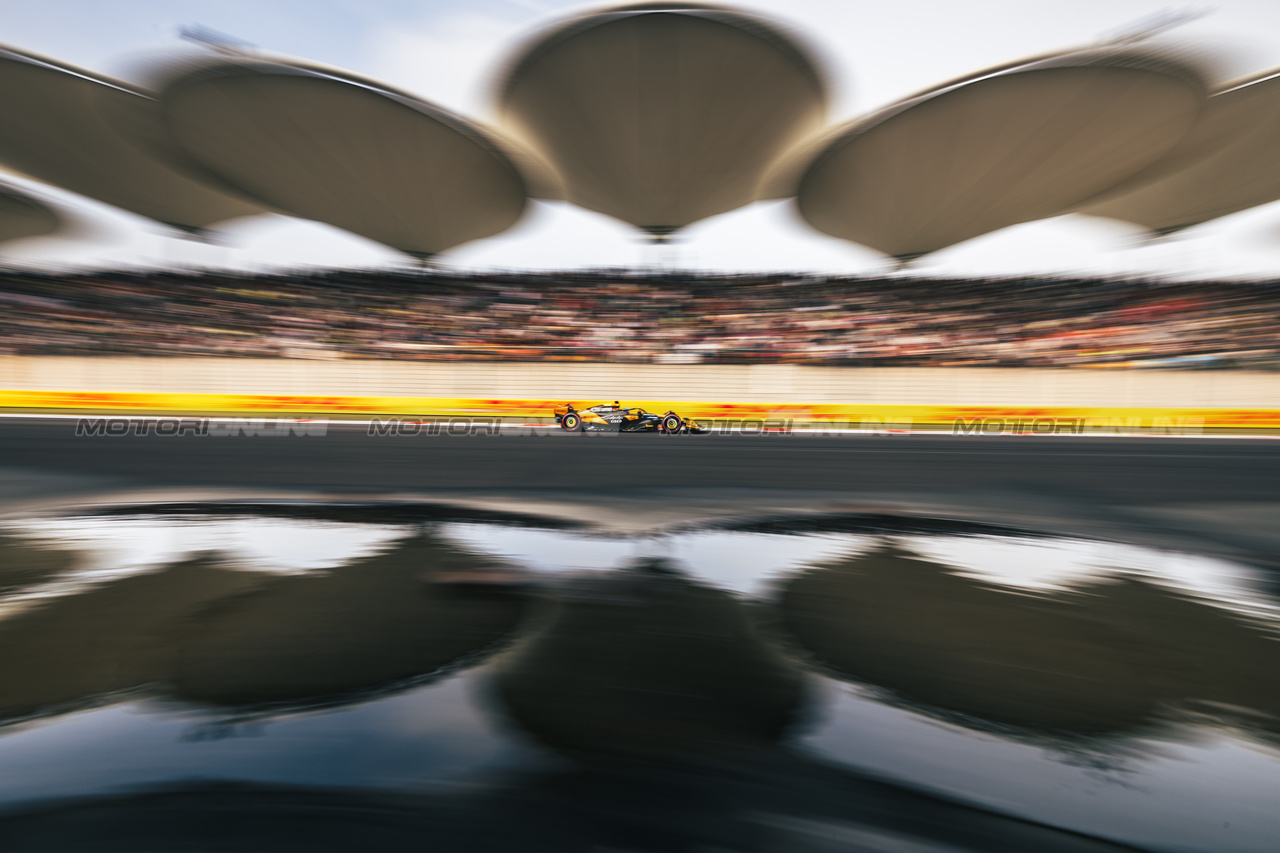 GP CINA, Oscar Piastri (AUS) McLaren MCL38.

20.04.2024. Formula 1 World Championship, Rd 5, Chinese Grand Prix, Shanghai, China, Sprint e Qualifiche Day.

- www.xpbimages.com, EMail: requests@xpbimages.com © Copyright: Bearne / XPB Images