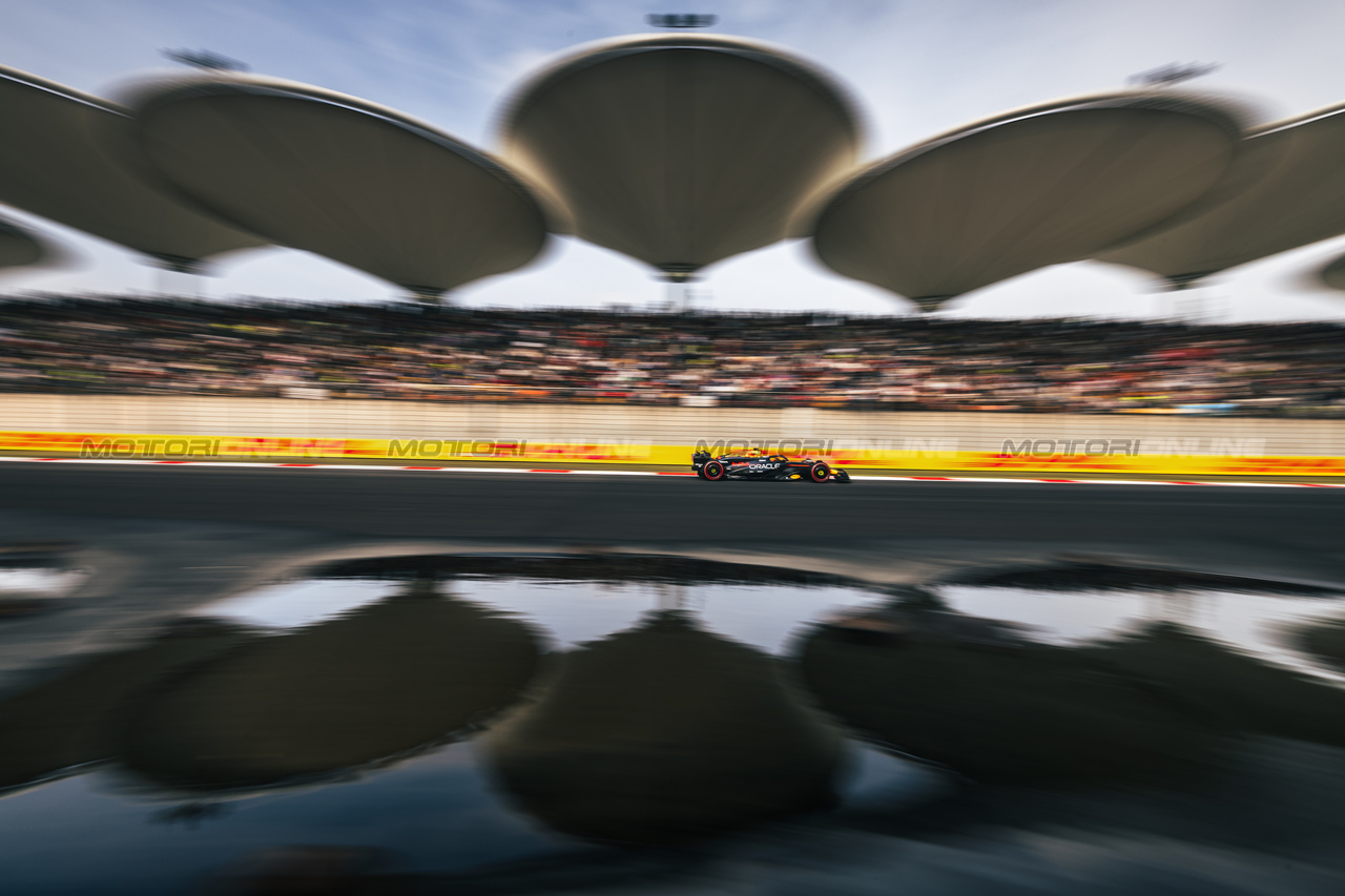 GP CINA, Max Verstappen (NLD) Red Bull Racing RB20.

20.04.2024. Formula 1 World Championship, Rd 5, Chinese Grand Prix, Shanghai, China, Sprint e Qualifiche Day.

- www.xpbimages.com, EMail: requests@xpbimages.com © Copyright: Bearne / XPB Images