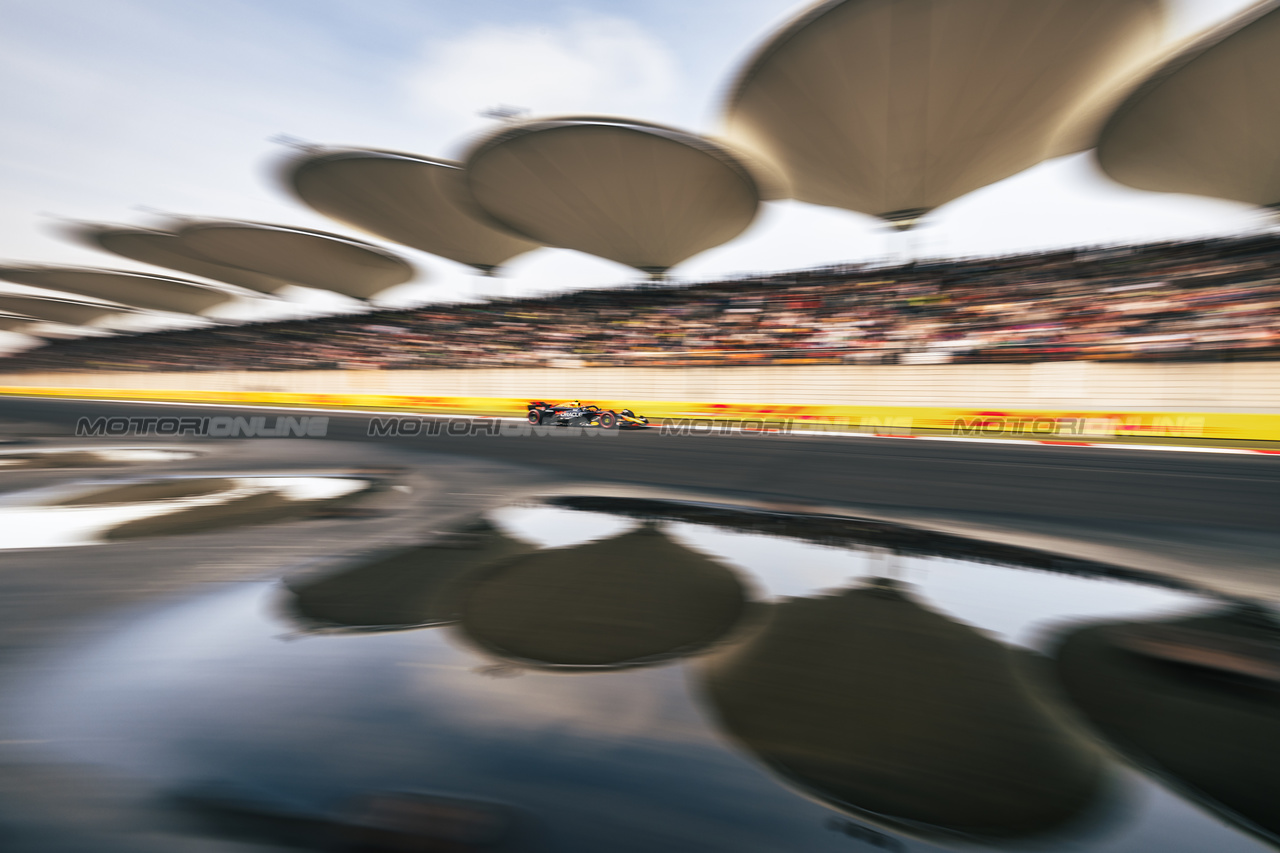 GP CINA, Sergio Perez (MEX) Red Bull Racing RB20.

20.04.2024. Formula 1 World Championship, Rd 5, Chinese Grand Prix, Shanghai, China, Sprint e Qualifiche Day.

- www.xpbimages.com, EMail: requests@xpbimages.com © Copyright: Bearne / XPB Images