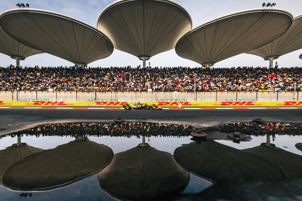 GP CINA, Oscar Piastri (AUS) McLaren MCL38.

20.04.2024. Formula 1 World Championship, Rd 5, Chinese Grand Prix, Shanghai, China, Sprint e Qualifiche Day.

- www.xpbimages.com, EMail: requests@xpbimages.com © Copyright: Bearne / XPB Images